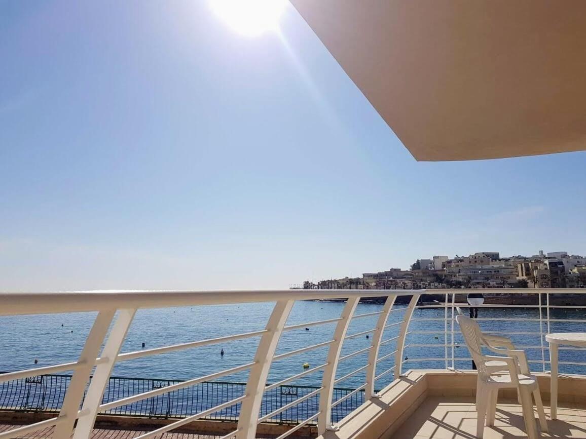 Riviera Holiday Apartments - Seafront - Wifi Marsaskala Zimmer foto